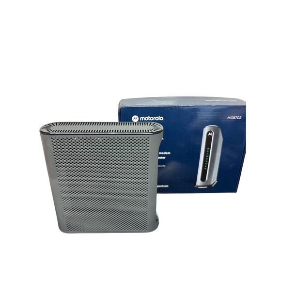 Motorola Ultra Fast DOCSIS 3.1 Cable Modem + Wi-Fi Router - Picture 4 of 8